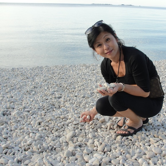 Meet your Posher, Minami - Picture 1 of 4